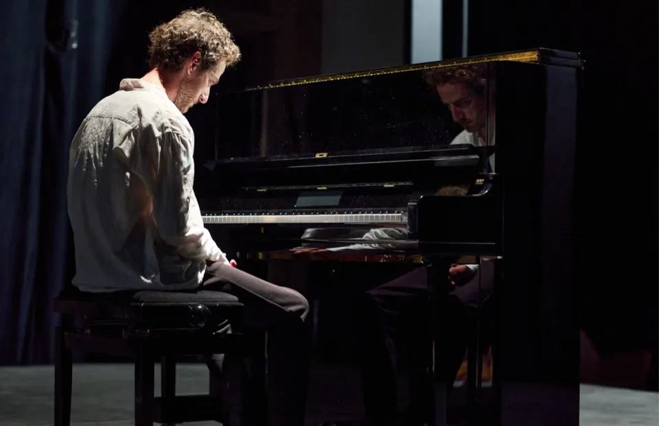 Visuel de « Récital de piano #précipité — Pour te comprendre », publié par tnp-villeurbanne.com